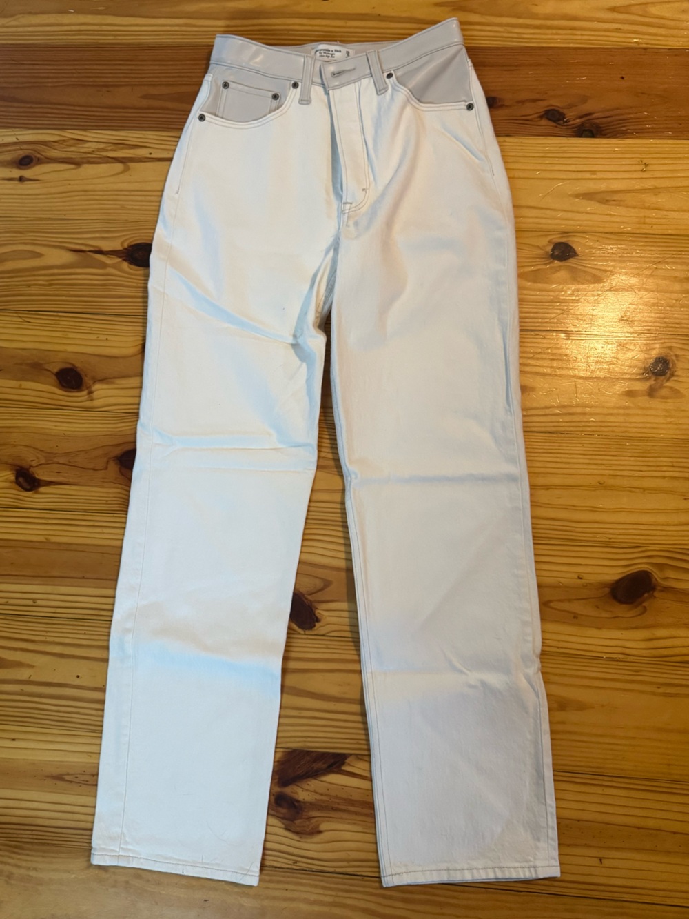 Abercrombie & Fitch Women’s 90s Ultra High Rise Straight Jeans